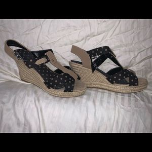 Woven-Black and Tan Wedges